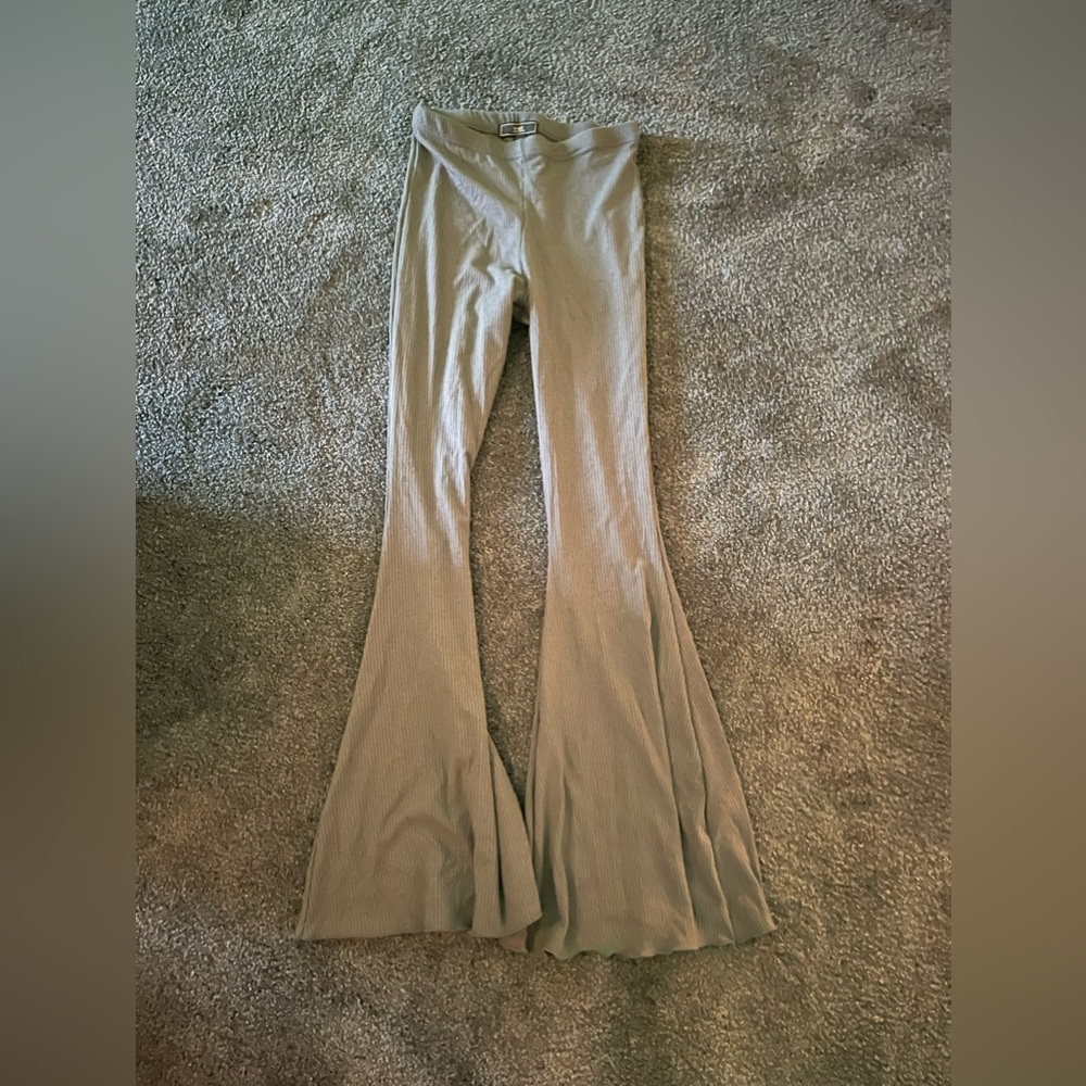 Wide bottom gray leggings
